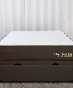 Colchão Casal Star One Ortopédico D-65 - Anjos + Box Baú Casal Prime Confort Sued Marrom Blindado Issacar - 138x188x75 | Suporta até 280kg